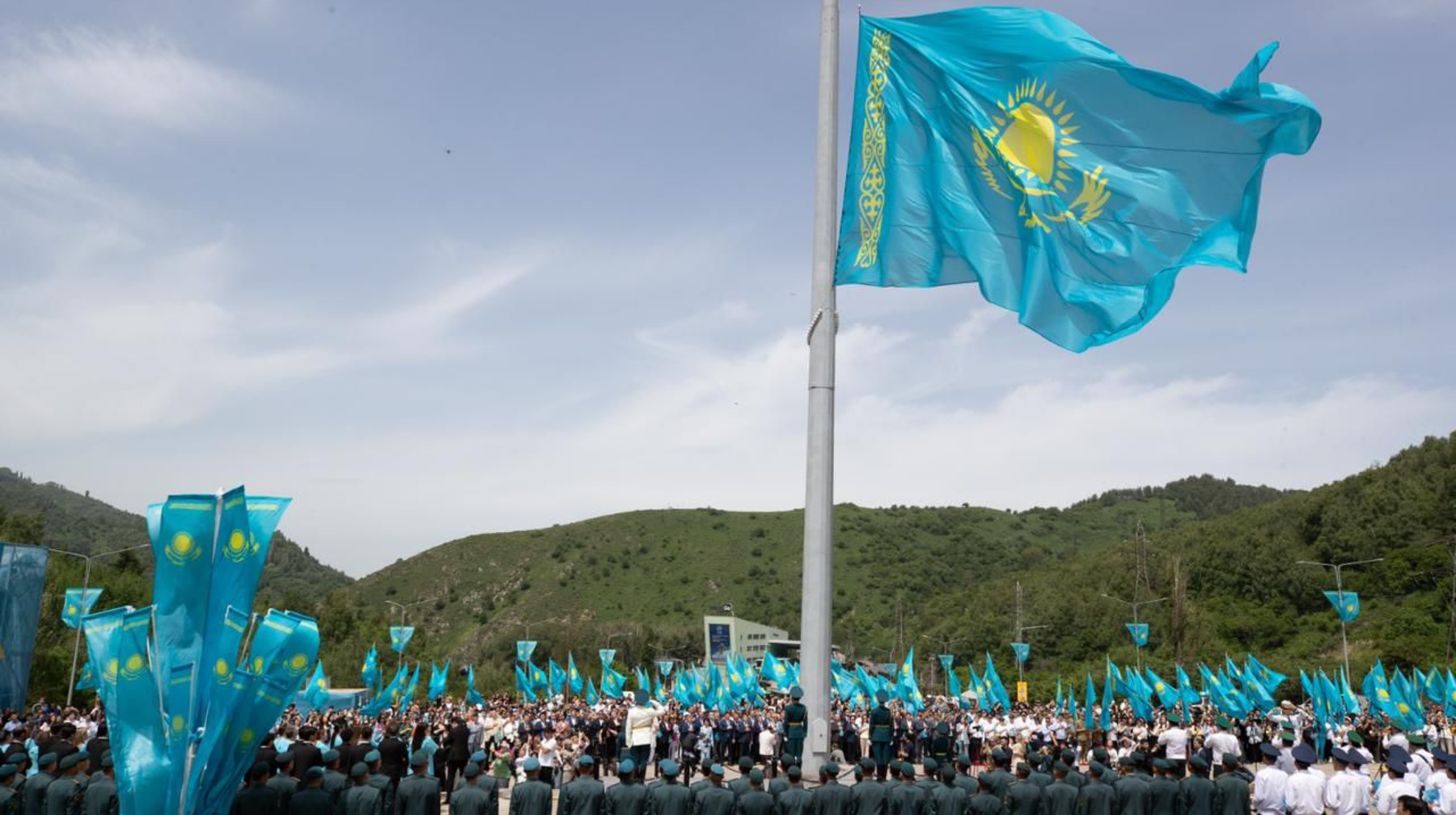 Алматыда мемлекеттік Туды көтеру рәсімі өтті