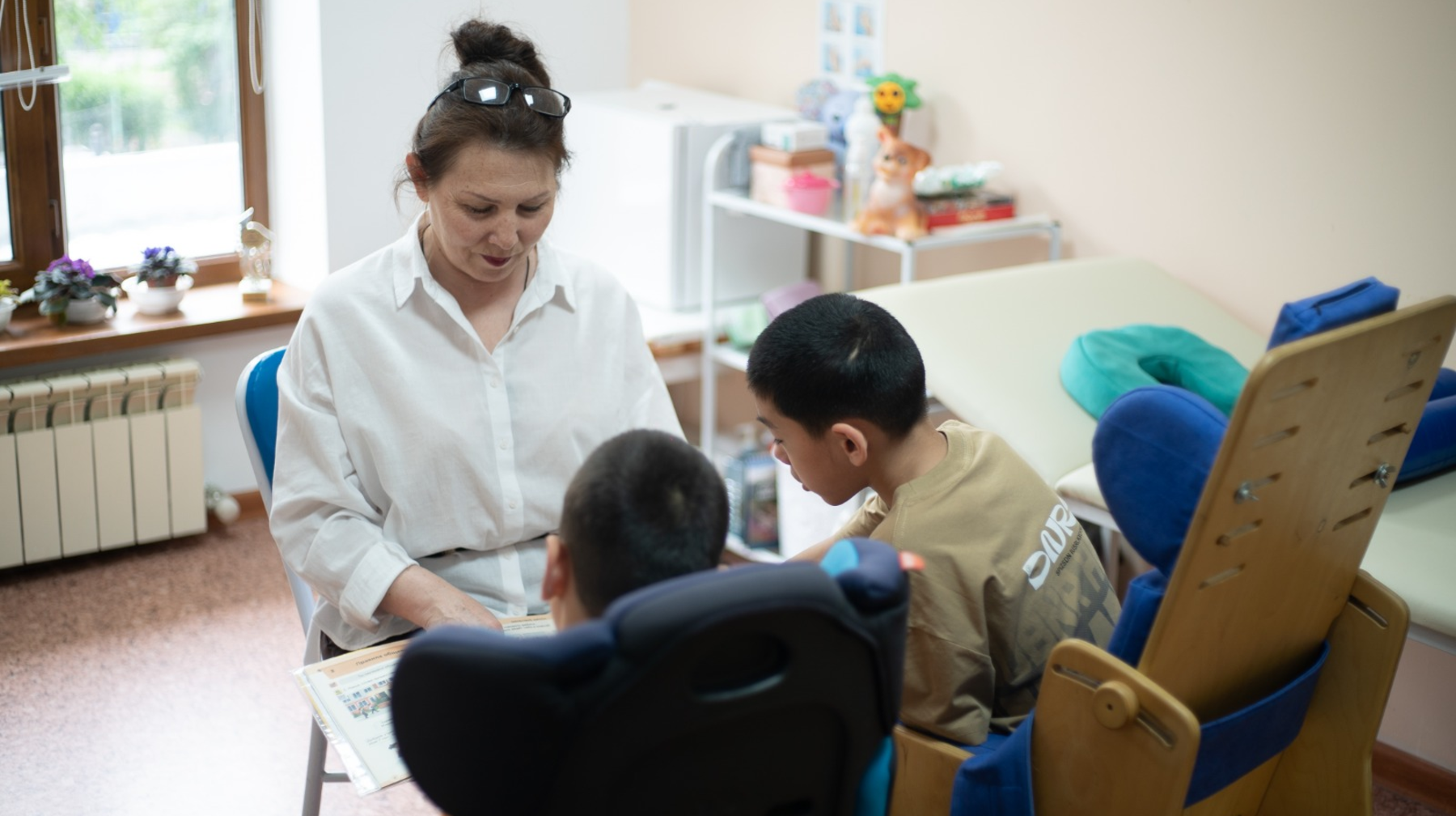 FlyArystan «Үміт» әлеуметтік жобасы аясында «Территория успеха» ұйымына қолдау көрсетті