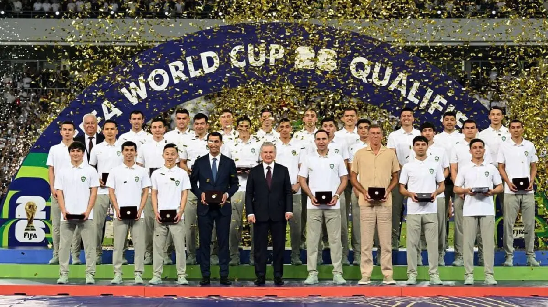 Өзбекстандық футболшыларға автокөлік сыйға берілді