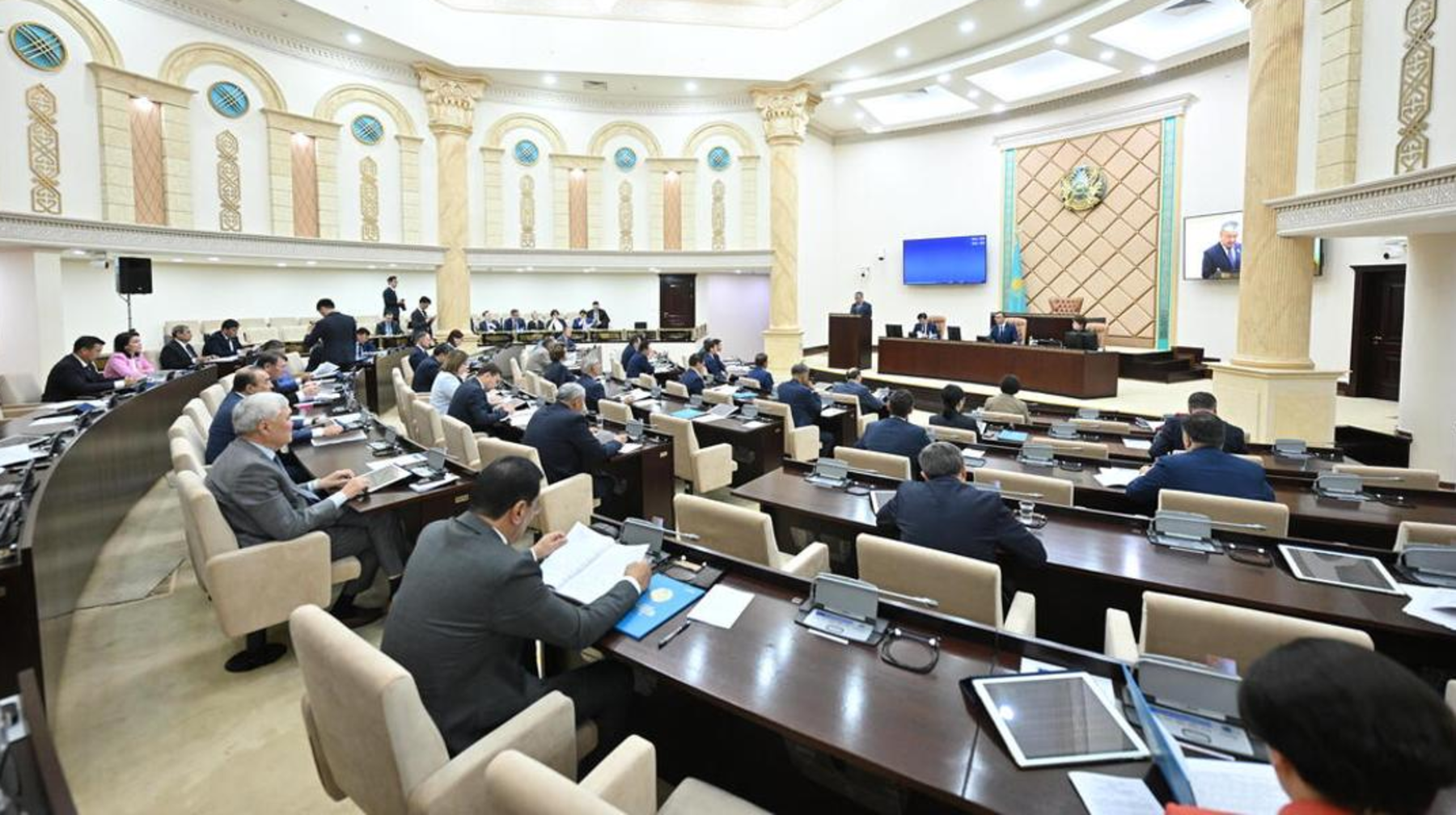 Сенатта азаматтық қорғау туралы заң қаралды