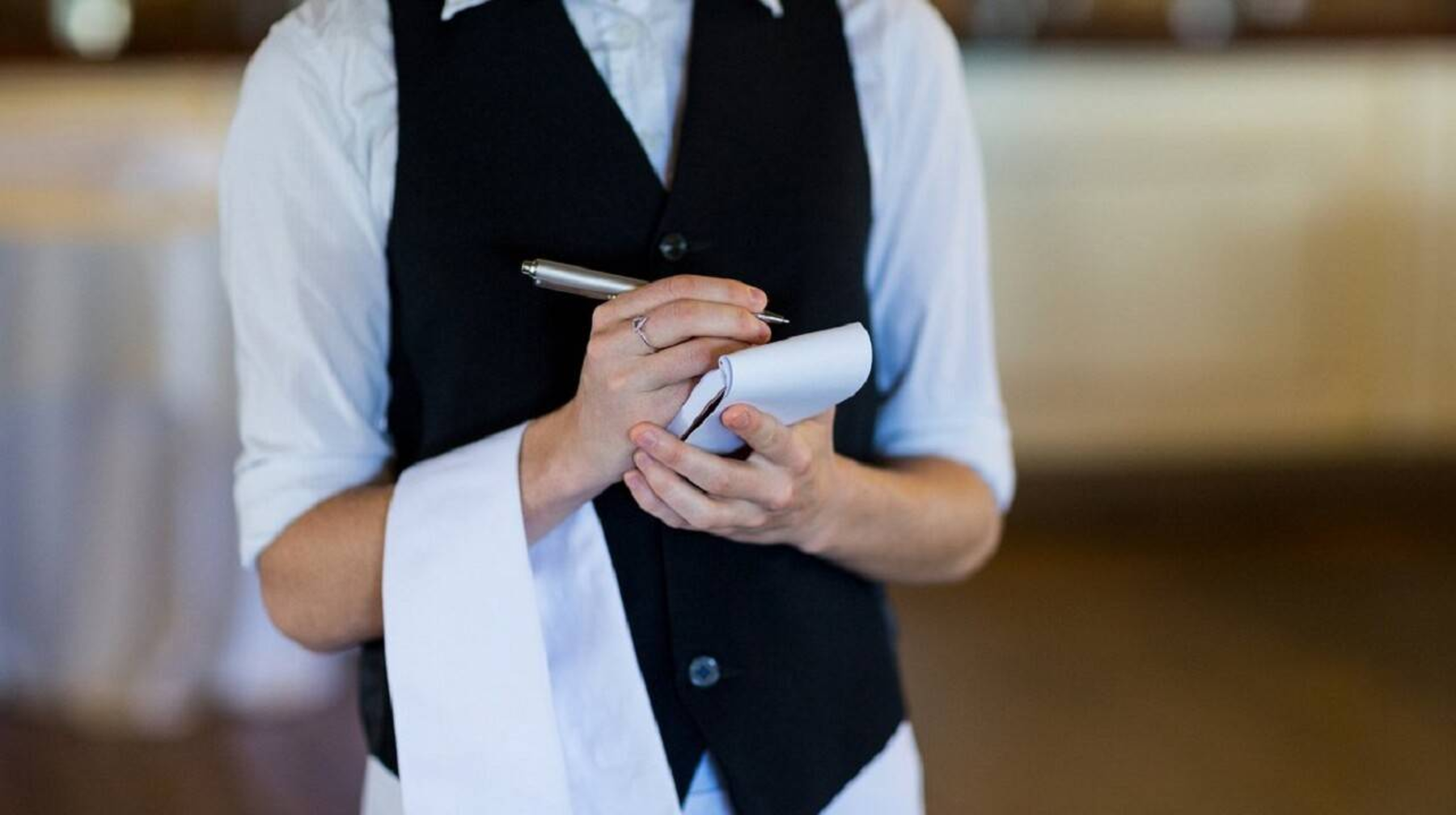 Жазғы демалыс жасөспірімдер үшін тек тынығу емес, табыс табу мүмкіндігі