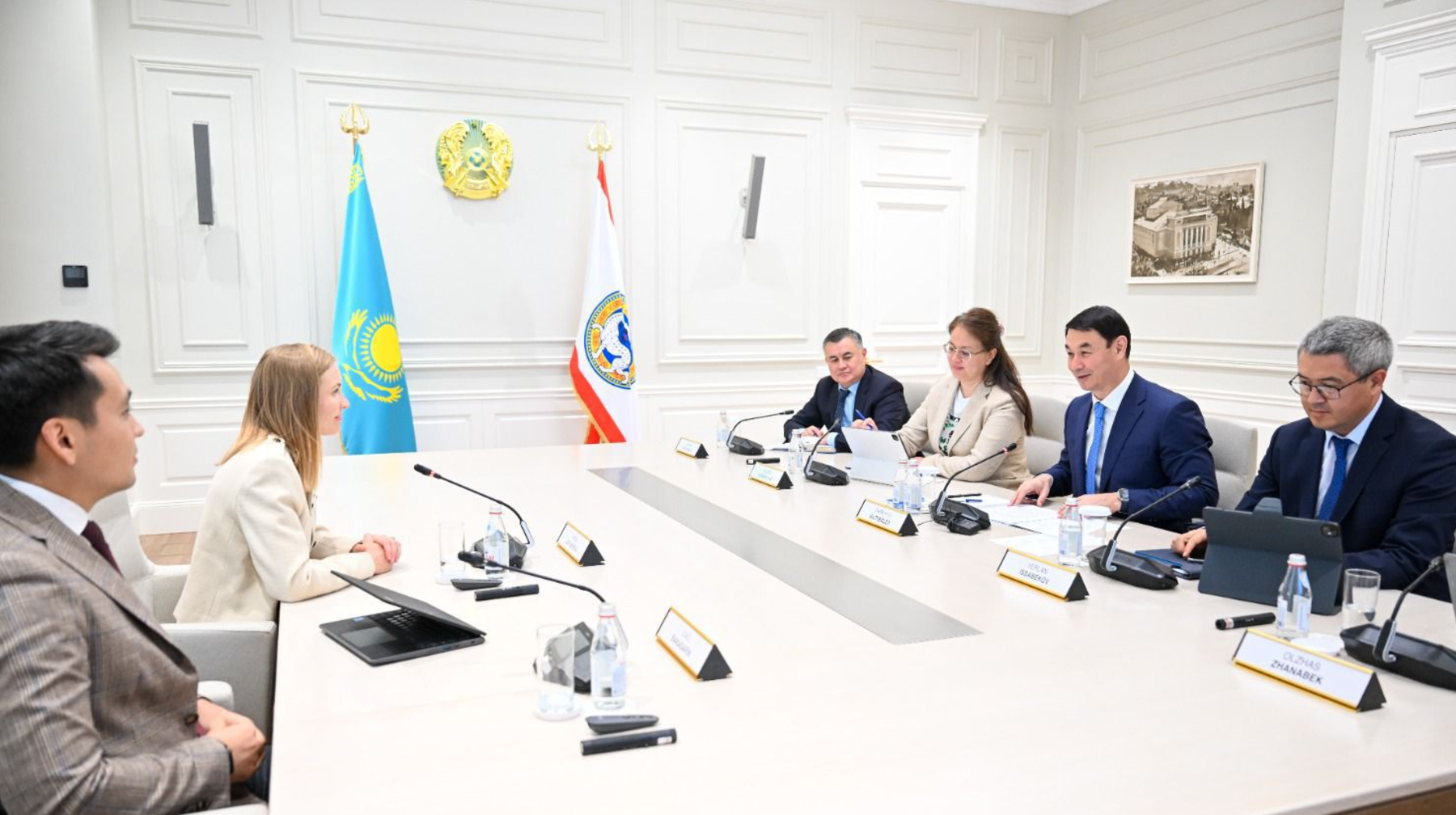 Дархан Сатыбалды Google-дың білім беру саласы бойынша жетекшісімен кездесті