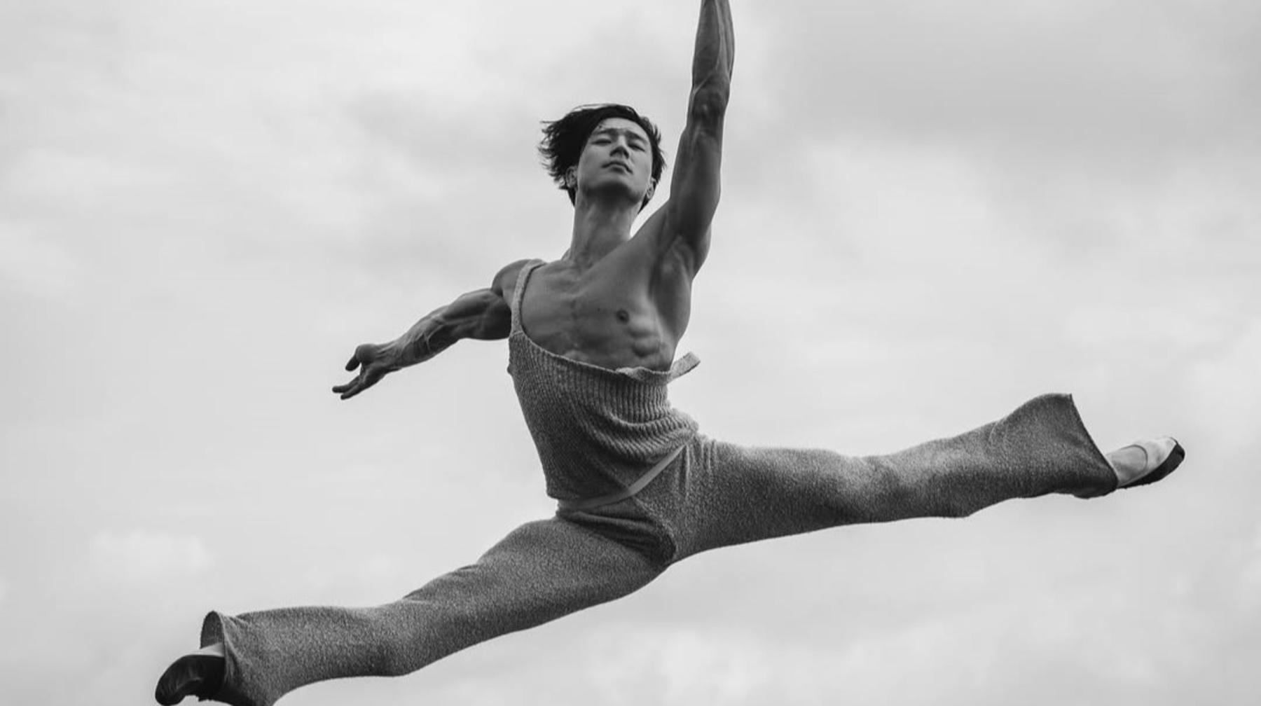 "Еуропалықтарға бұйыра бермейтін бақ". Данияда балет әртісі болып қызмет ететін қазақ жігітімен сұхбат