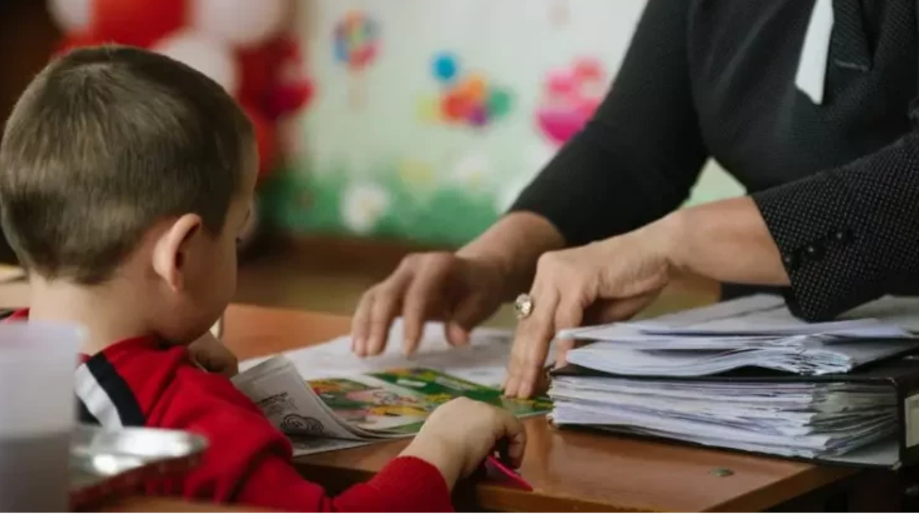 Баланы мектепке неше жастан берген дұрыс? Мамандар пікірі мен ата-ана тәжірибесі