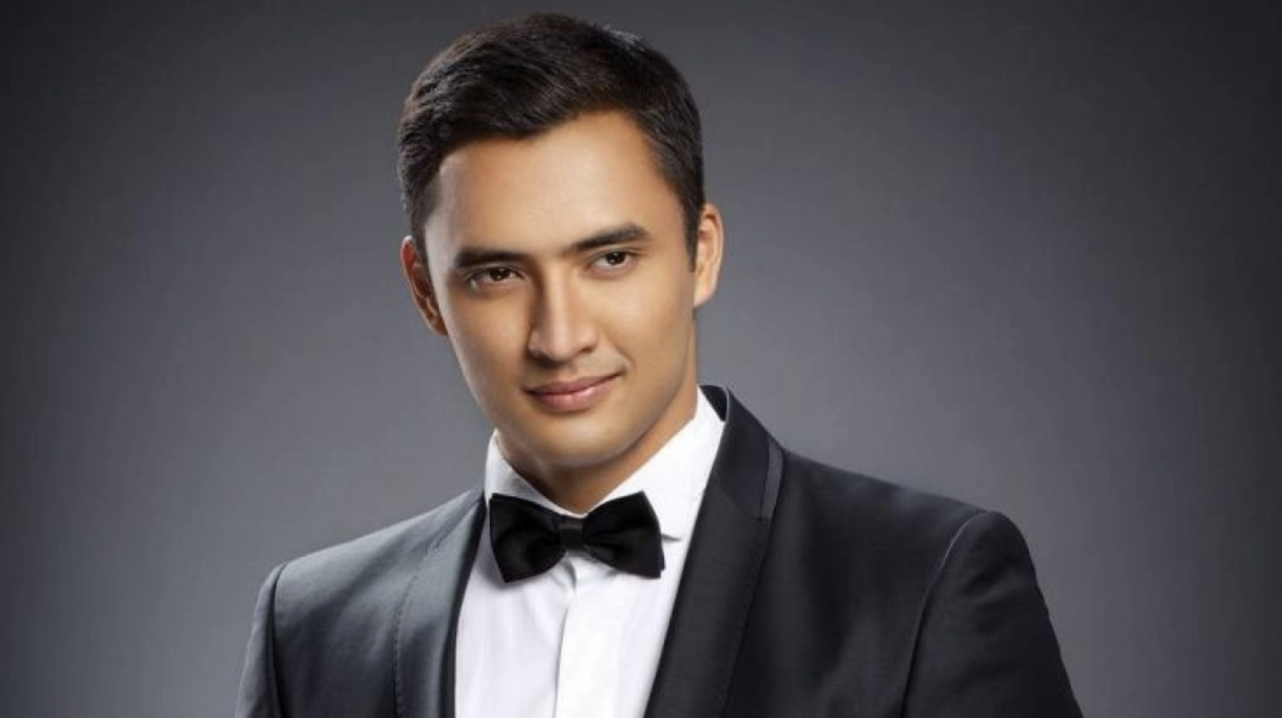 "Актерлерінің жағдайы алаңдатады": Тәуекел Мүсілім эксклюзив сұхбат берді 