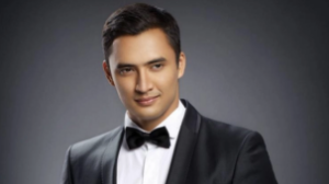 "Актерлерінің жағдайы алаңдатады": Тәуекел Мүсілім эксклюзив сұхбат берді 