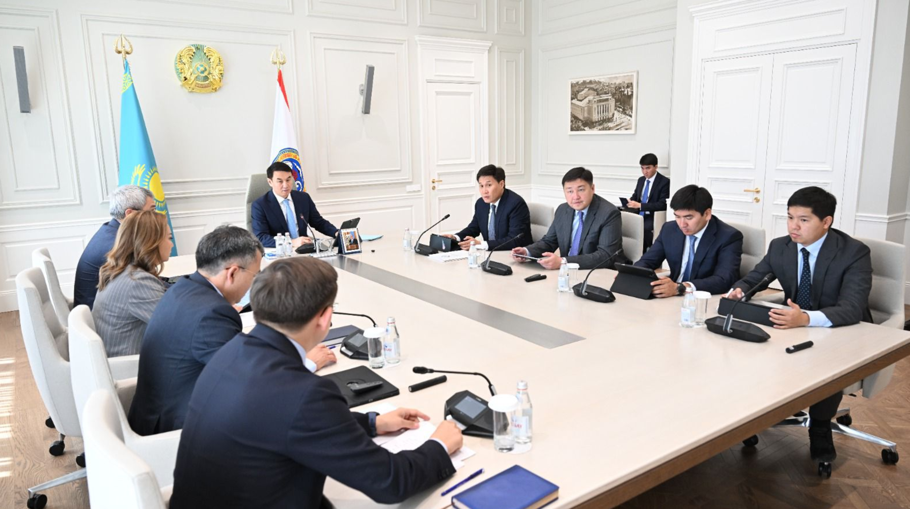 Дархан Сатыбалды: "Сенбілік тек ресми сипатта өтпеуге тиіс"