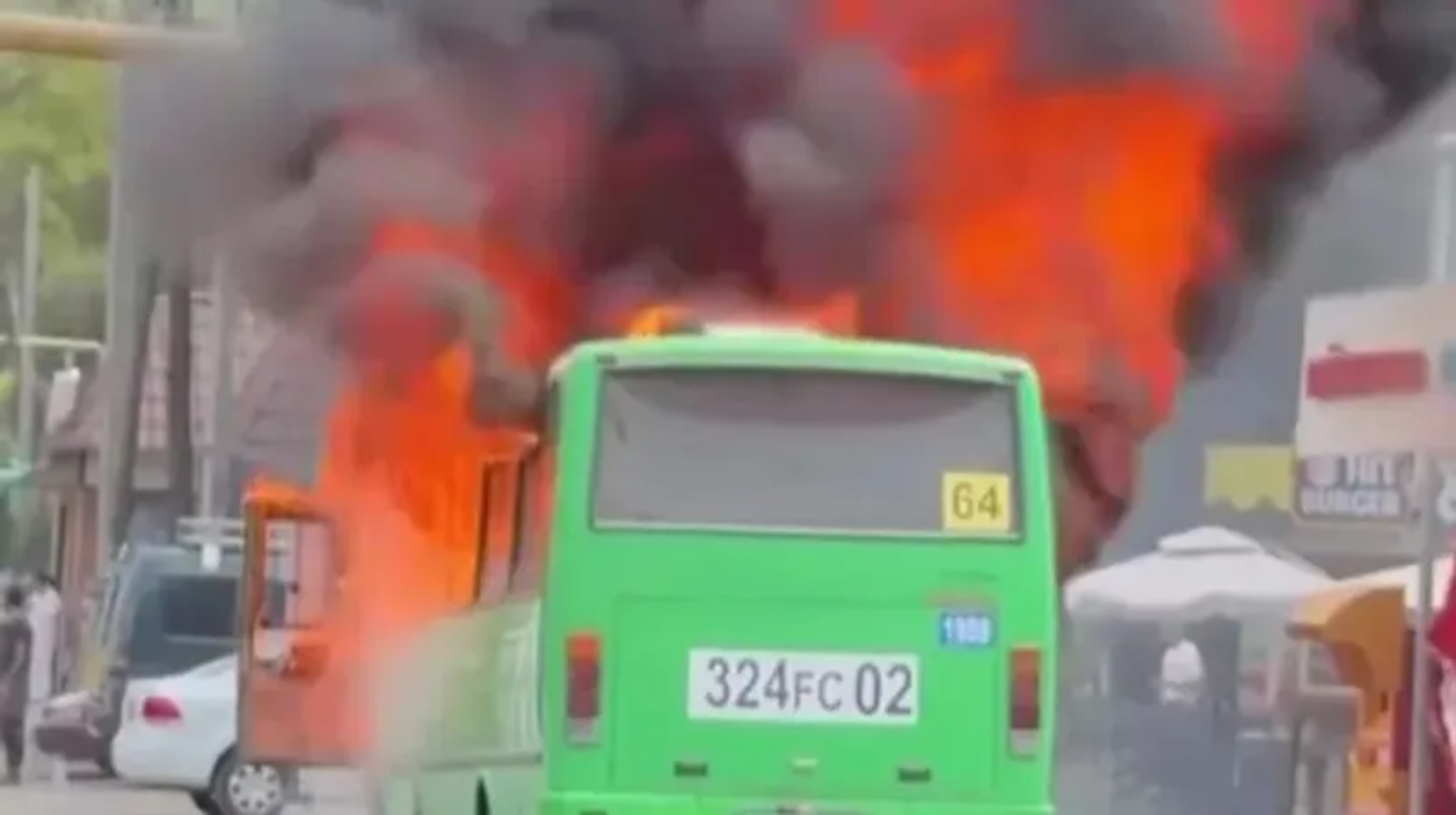 Алматыда жолаушылар автобусы өртенді