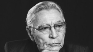 Белгілі кинорежиссер, сценарист Сламбек Тәуекел дүниеден озды