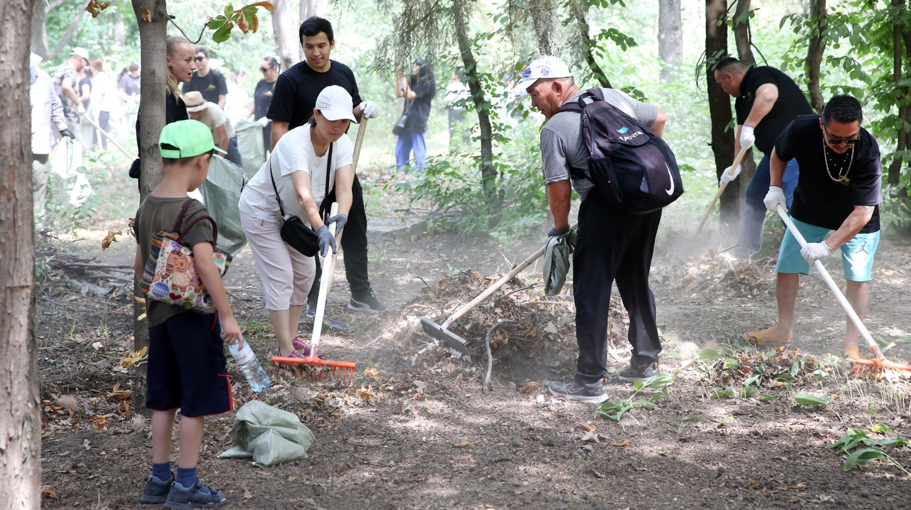 Алматыда қоғамдық ұйымдар мен мәдениет қайраткерлерінің қатысуымен ауқымды сенбілік өтті