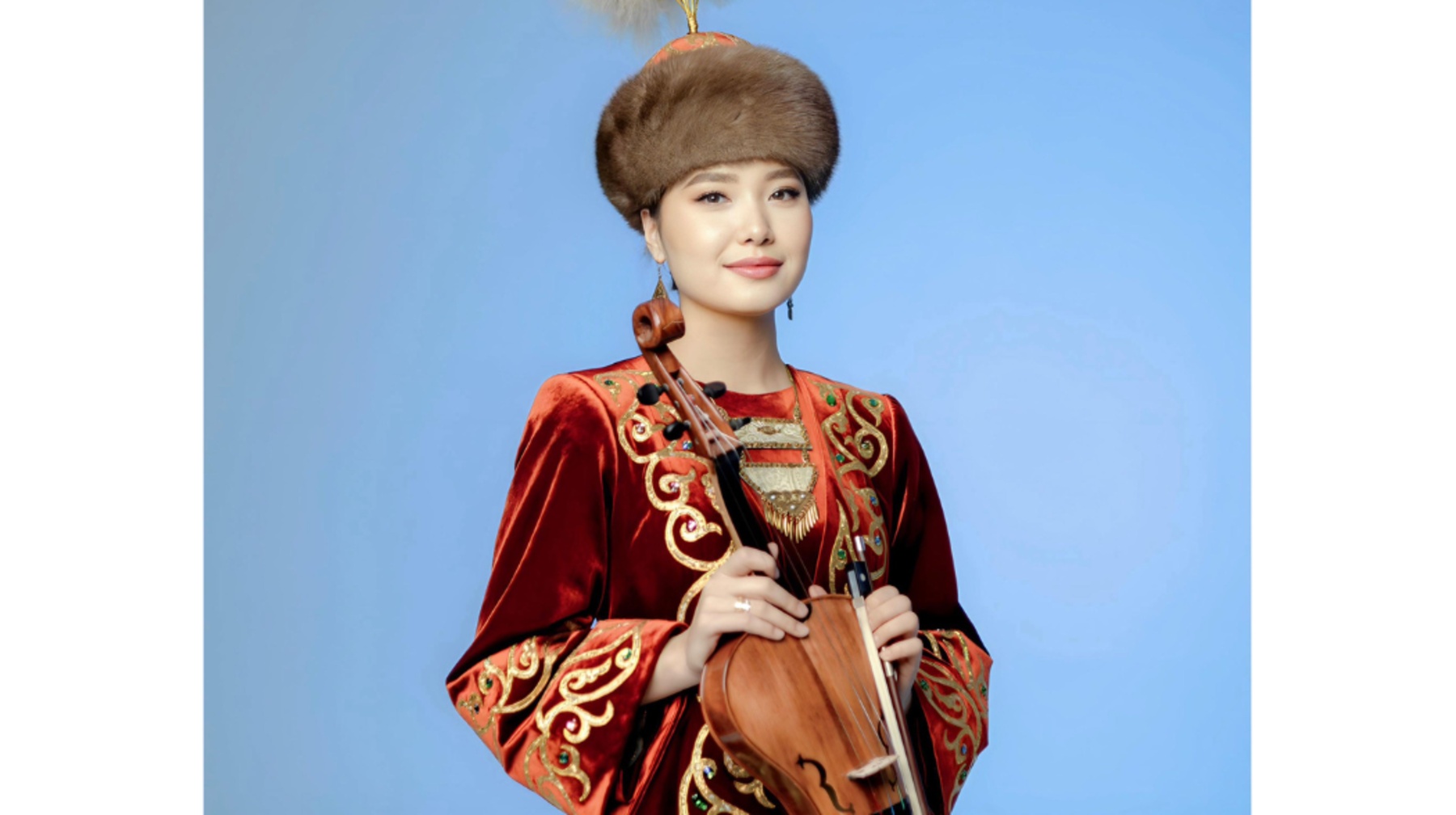 Ұлттық аспапты заманауи стильде сөйлеткен қобызшы көпті таңғалдырды