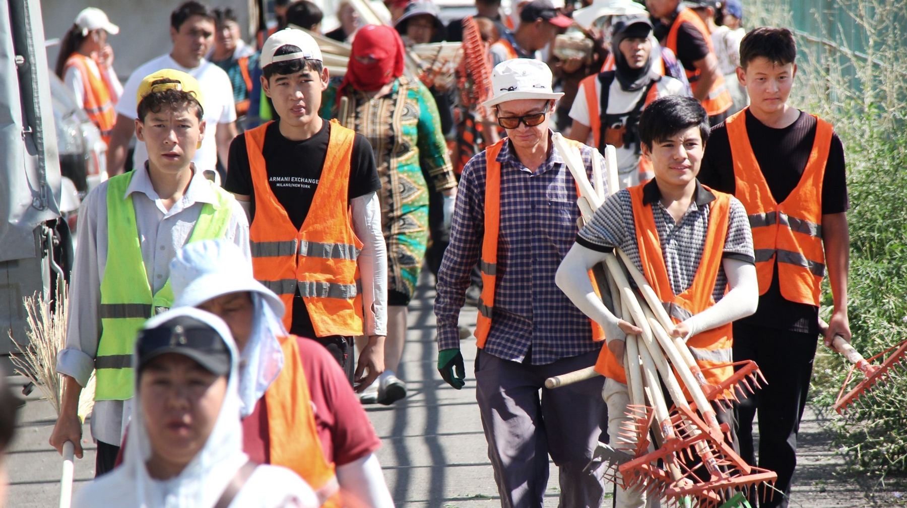 «Таза Қазақстан»: Алматыда экологиялық мәдениетті қалыптастыруға бағытталған акция жалғасуда