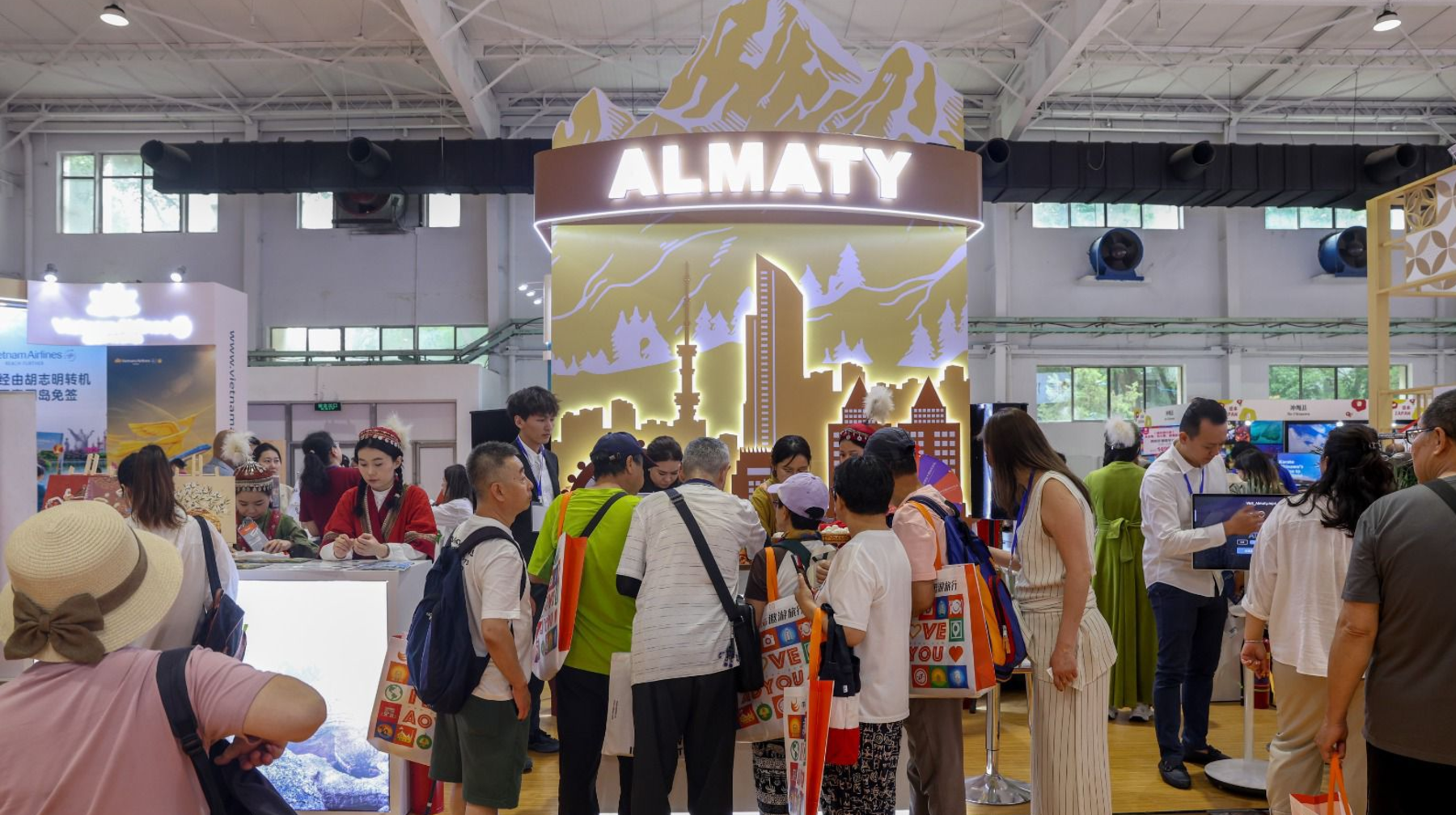 Бейжіңде өткен BITE 2025 халықаралық туристік көрмеде Алматы стенді Best Organizing Award жүлдесін алды