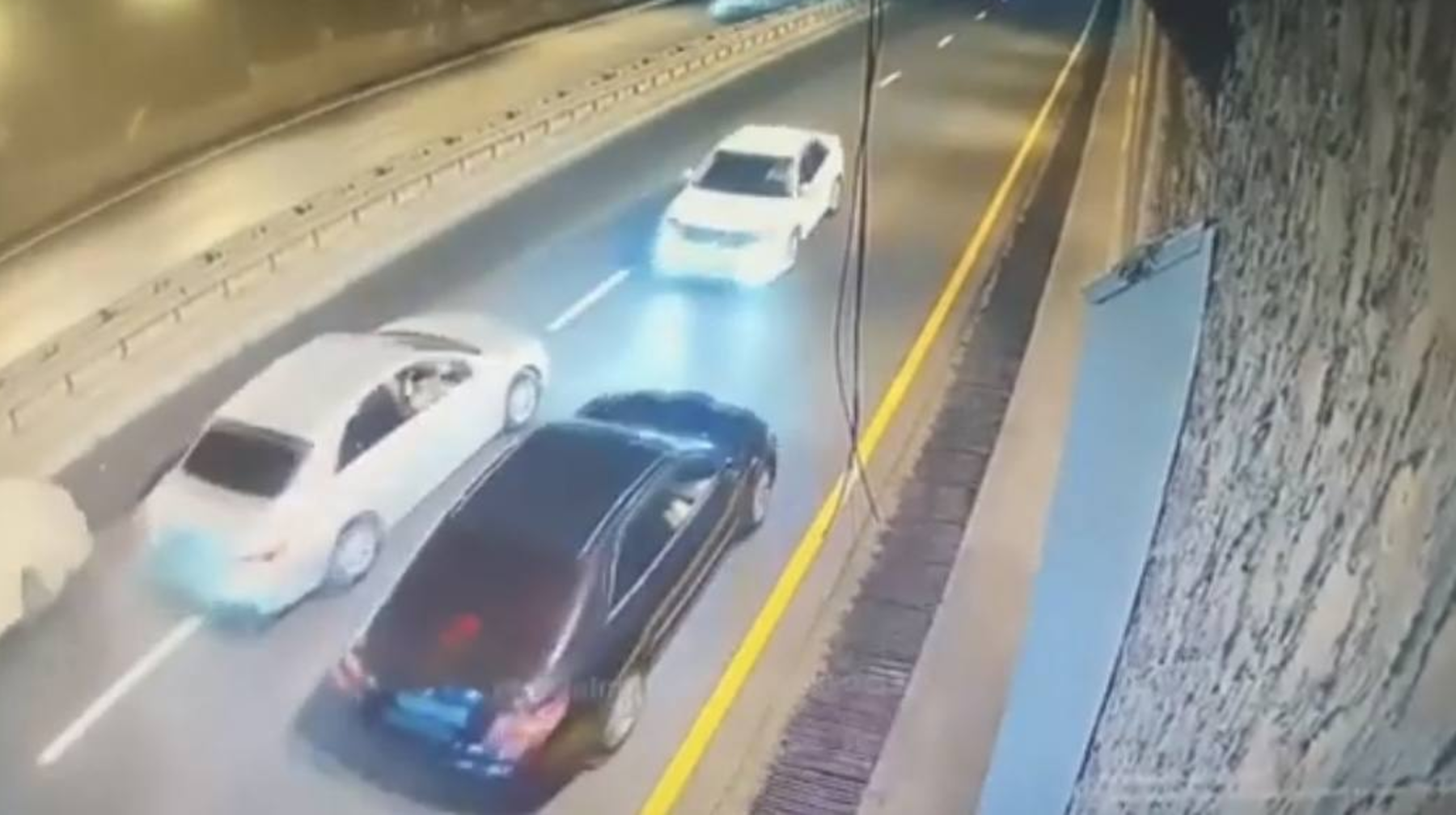 Алматыда полиция жол қозғалысы ережесін өрескел бұзған жүргізушілерді анықтады 