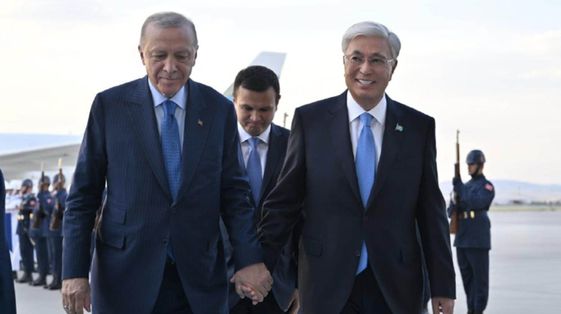 Тоқаев Түркияға ресми сапармен барды