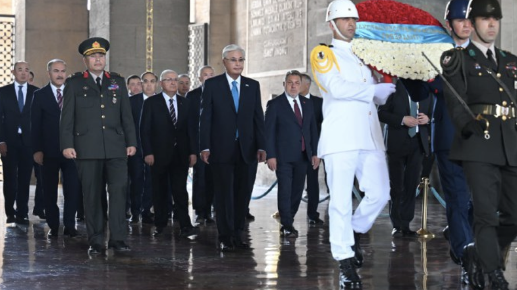 Тоқаев Мұстафа Кемал Ататүрік кесенесіне зиярат етті