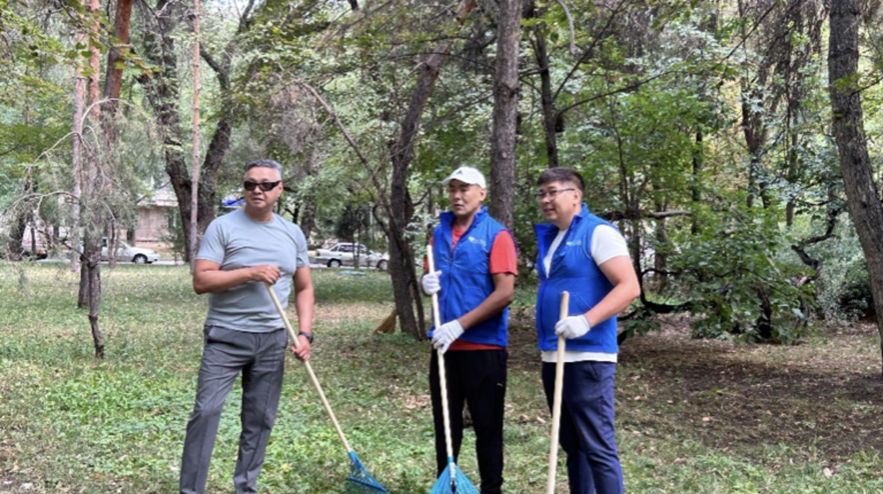  Алматыда партия өкілдері қалалық сенбілікке қатысты 