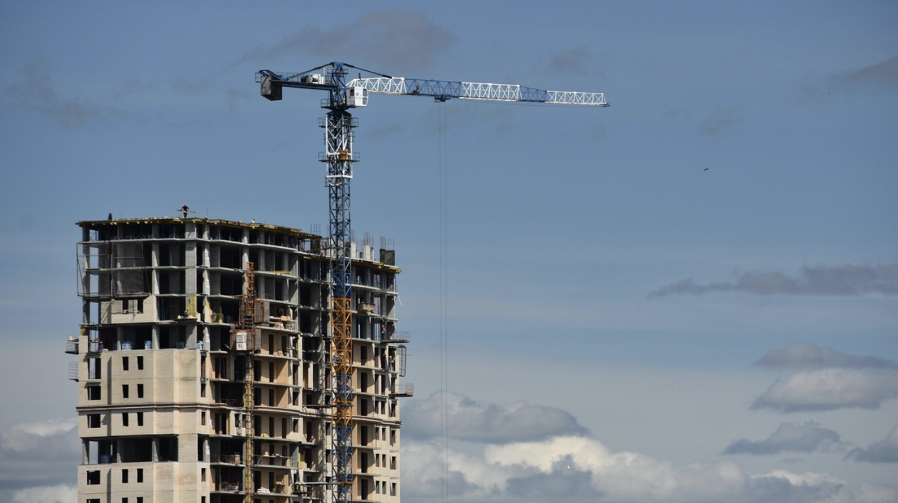 Тұрғын үй "бумы":  6 жылда 871 мың пәтер пайдалануға берілген