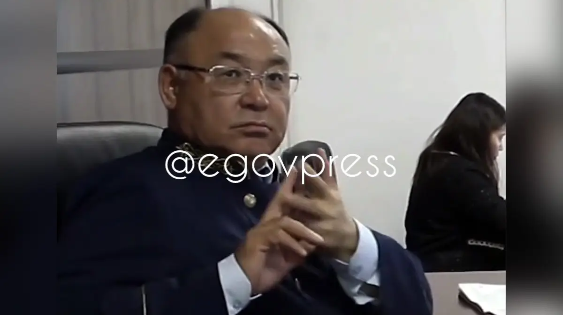 Судьяның саусағы не көрсетті?