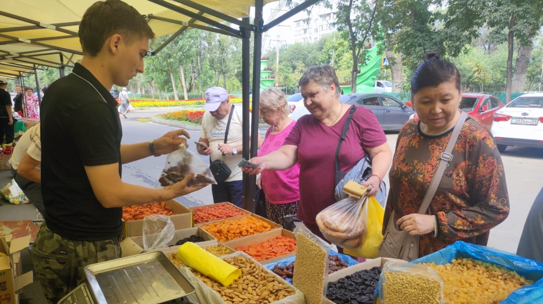 Фермерлер мен саудагерлер бір алаңда тоғысты