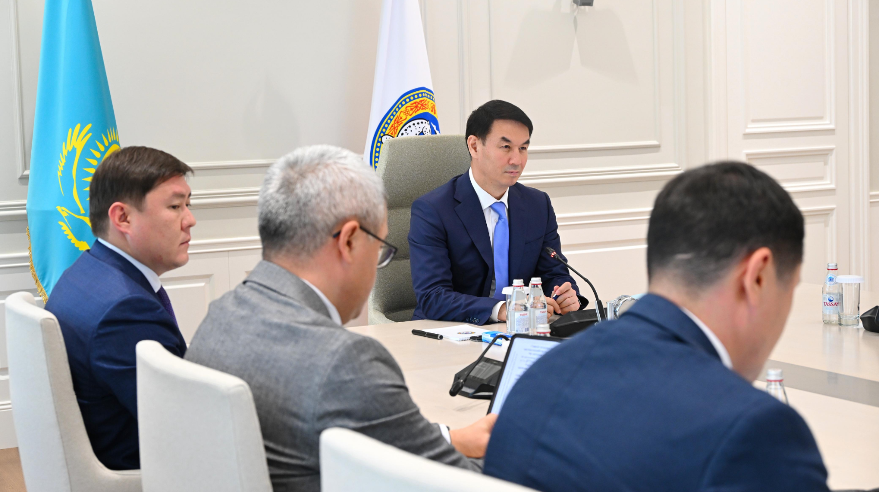 Алматы әкімі 1 қыркүйекке дейін қаланы жан-жақты дайындауды тапсырды