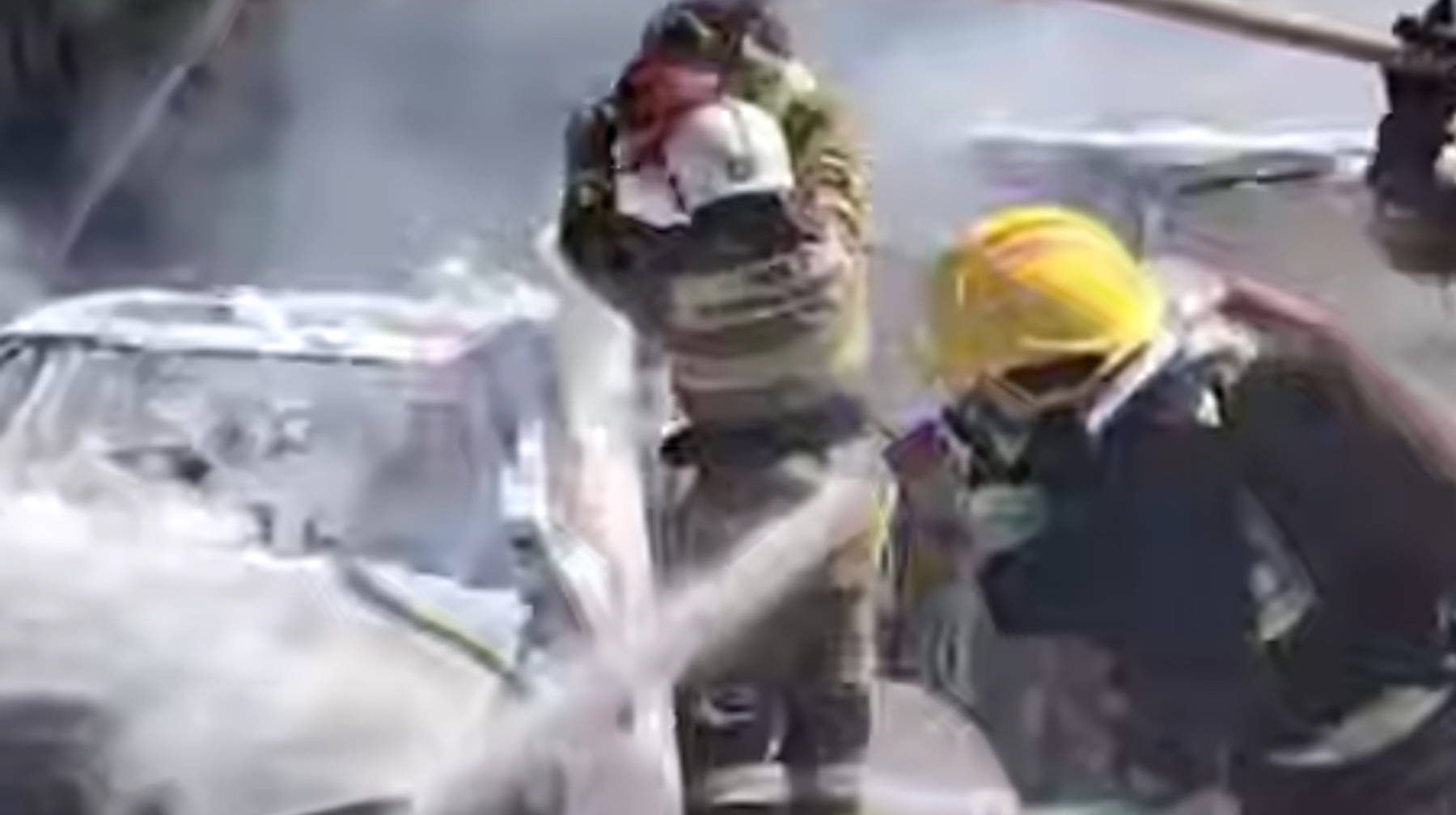 Жетісу ауданында екі автокөлікті шарпыған өрт сөндірілді