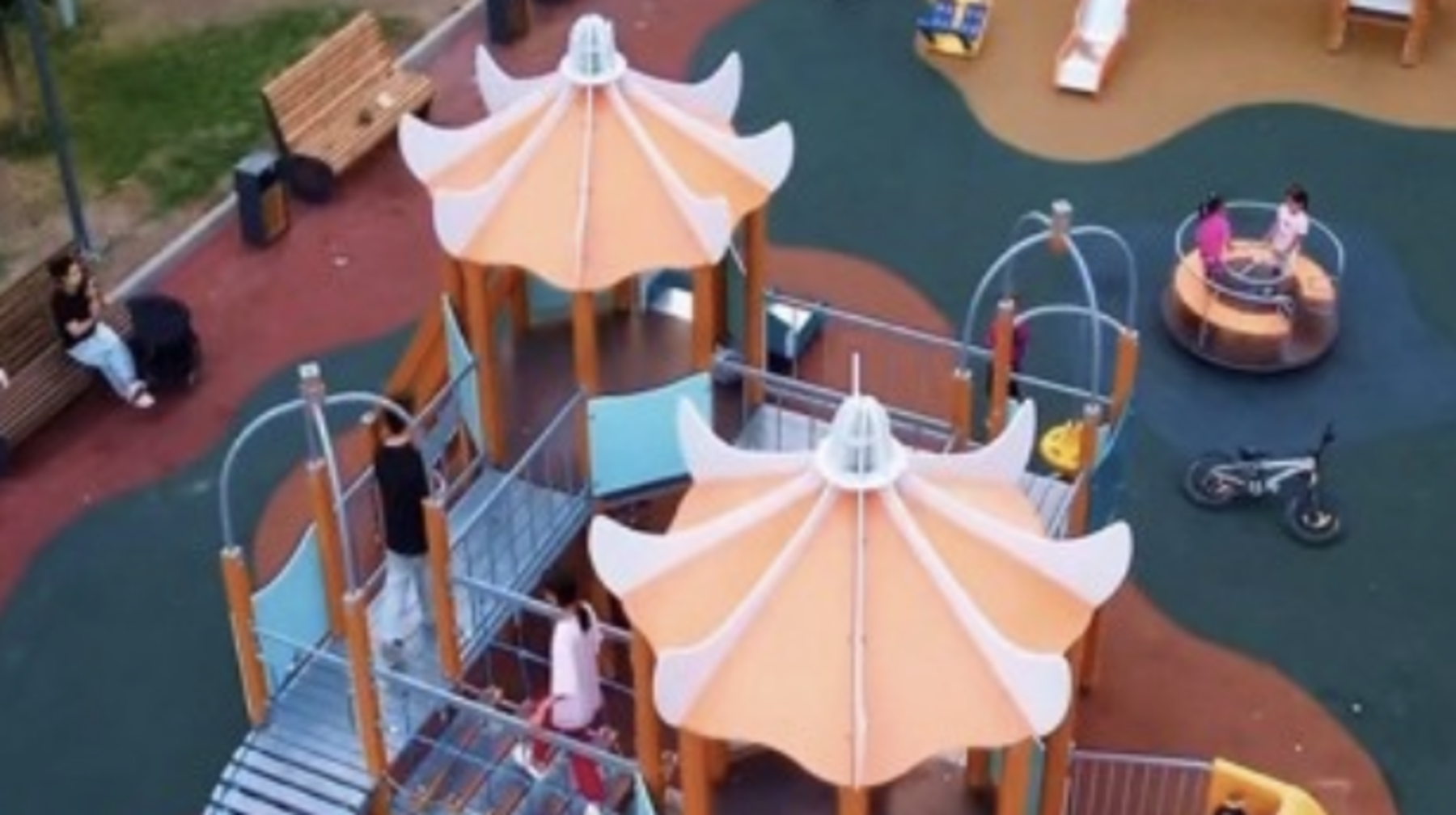 Алматының Алатау ауданында балаларға арналған жаңа ойын алаңы ашылды