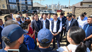 Алматы әкімі Алатау ауданының тұрғындарымен кездесті