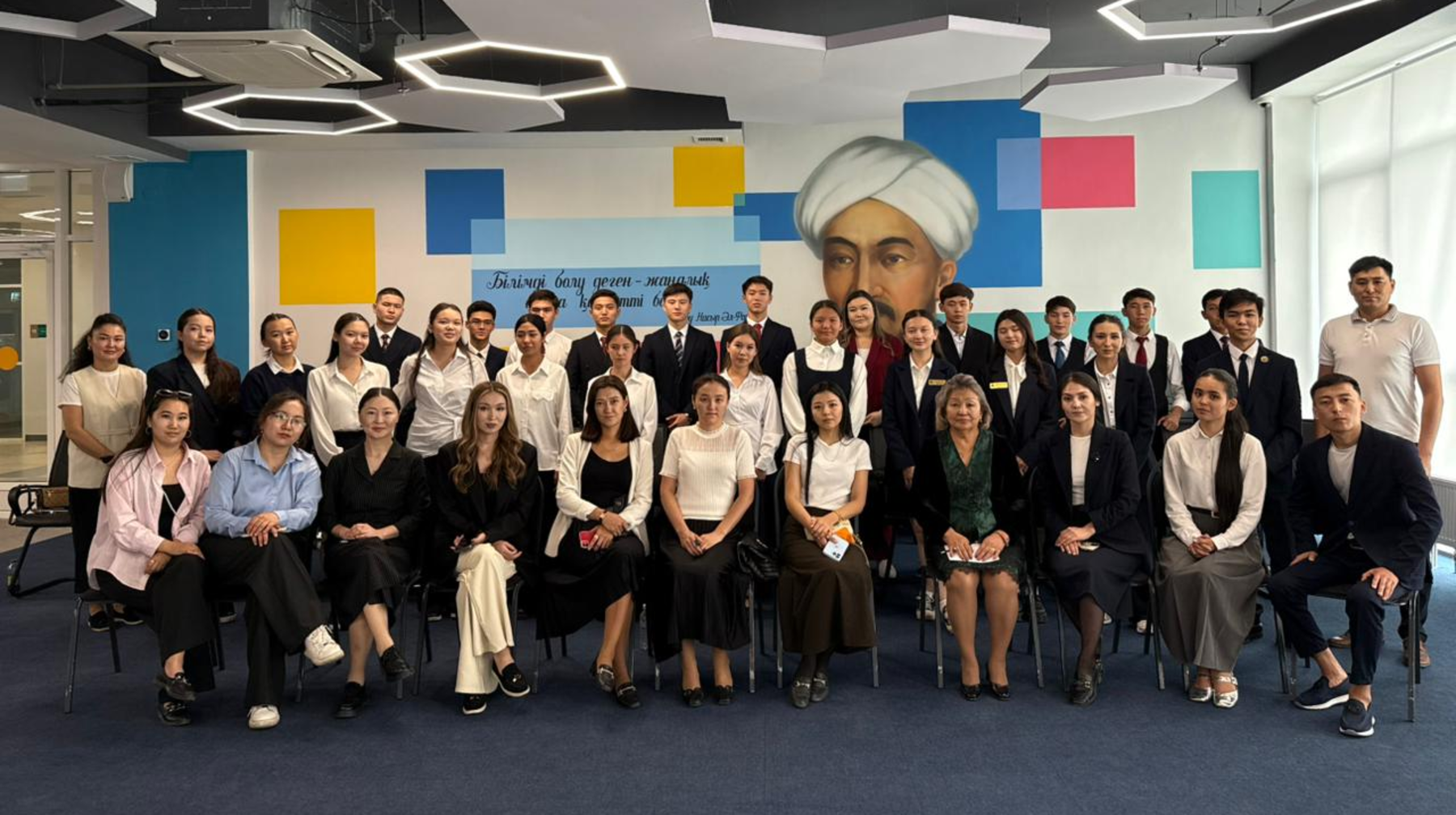 Алматы қаласында мектеп оқушыларының өзін-өзі басқару сайлауына үміткер болғысы келетіндерге арналған шеберлік сабақтары өткізілді