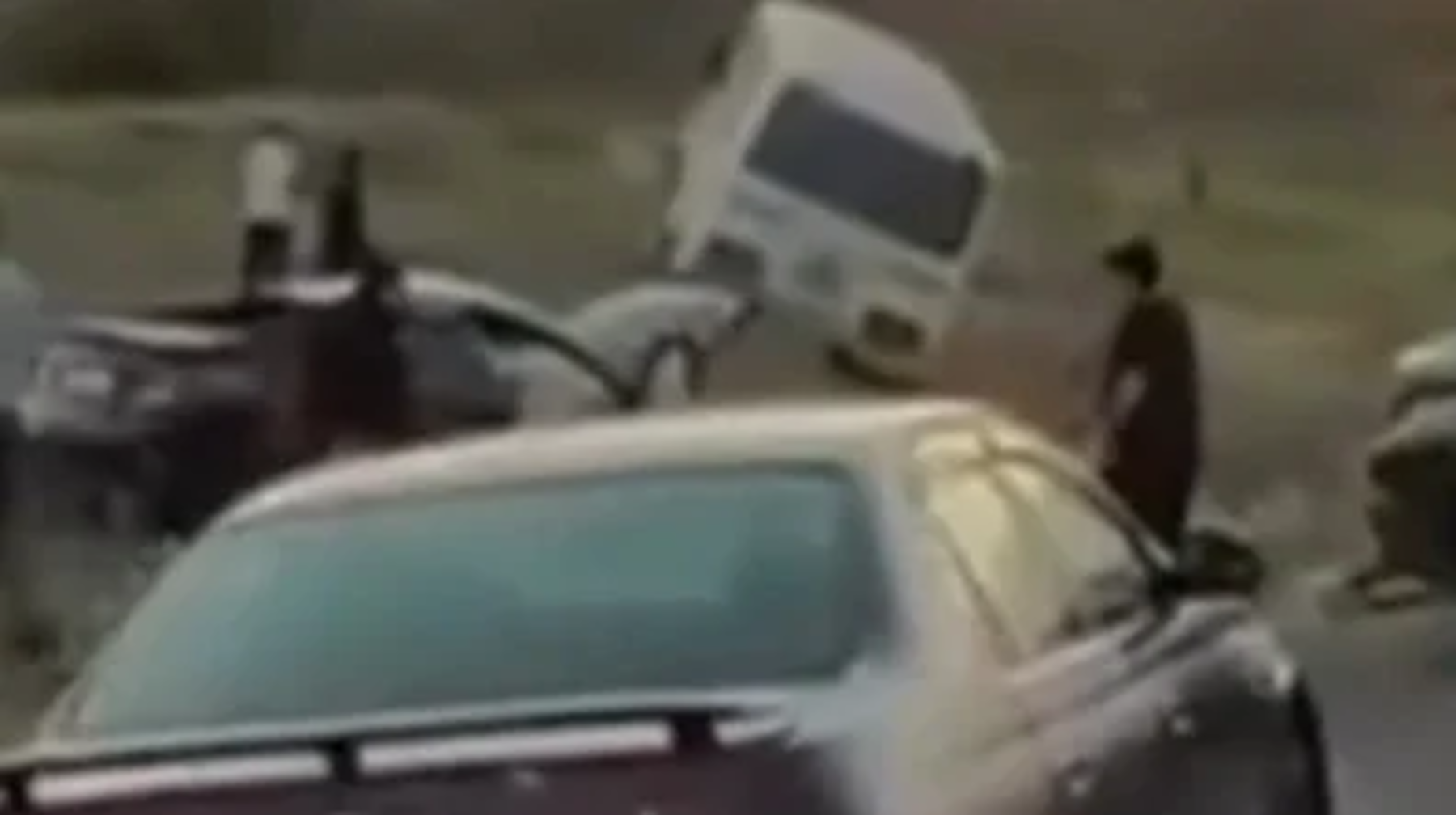 Алматы облысында оқушылар мінген автобус жеңіл көлікпен соқтығысқан: 2 адам көз жұмды