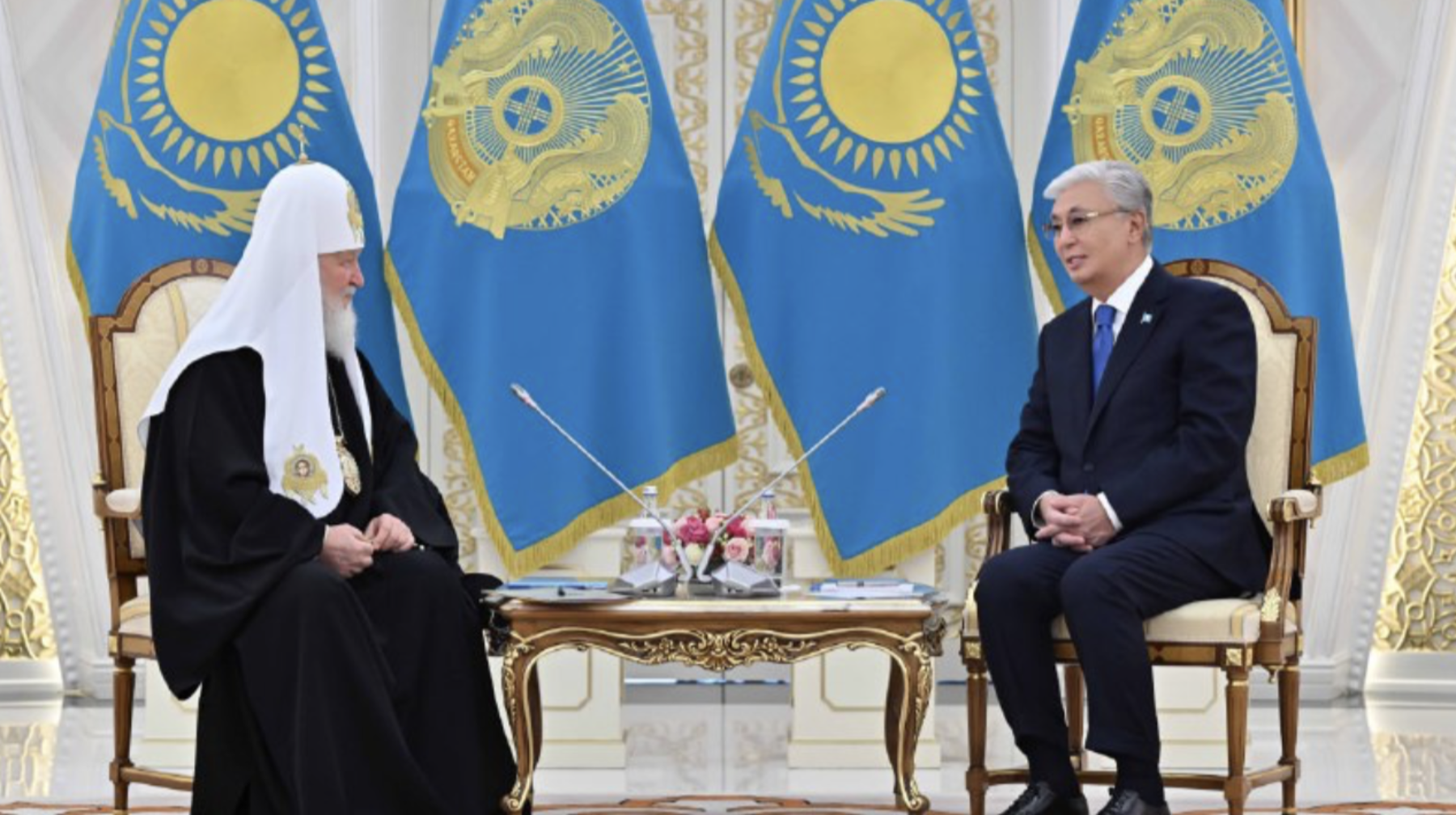 Мемлекет басшысы бүкіл Ресей патриархымен кездесті 