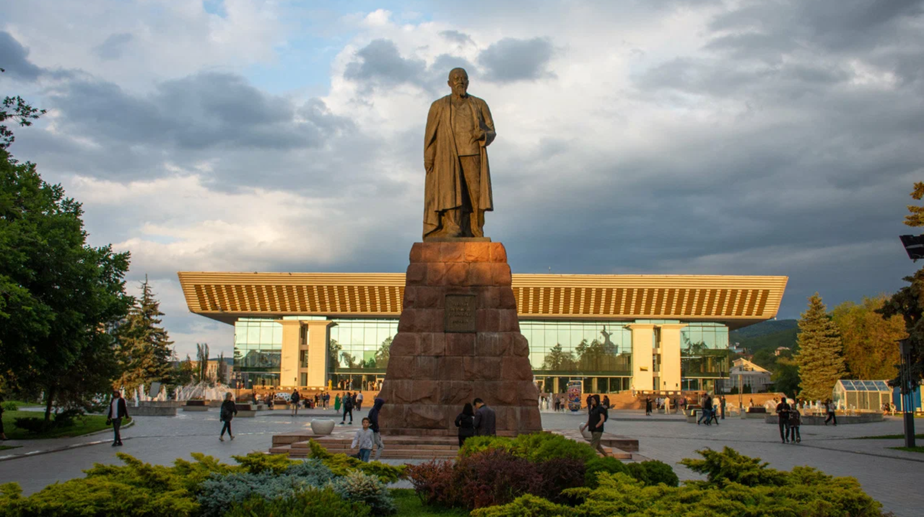 Алматыда ашық аспан астында опера мен балет жауһарлары шырқалады