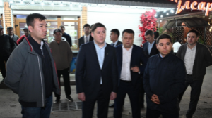 Алматы әкімінің орынбасары Алмасхан Сматлаев Теректі шағынауданына барды