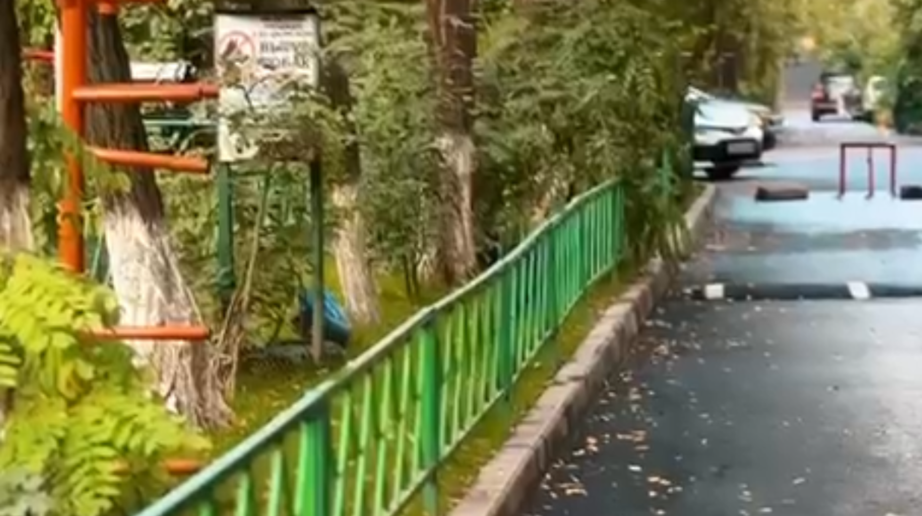 Алмалы ауданы тұрғындар үшін аулаларын жаңартты