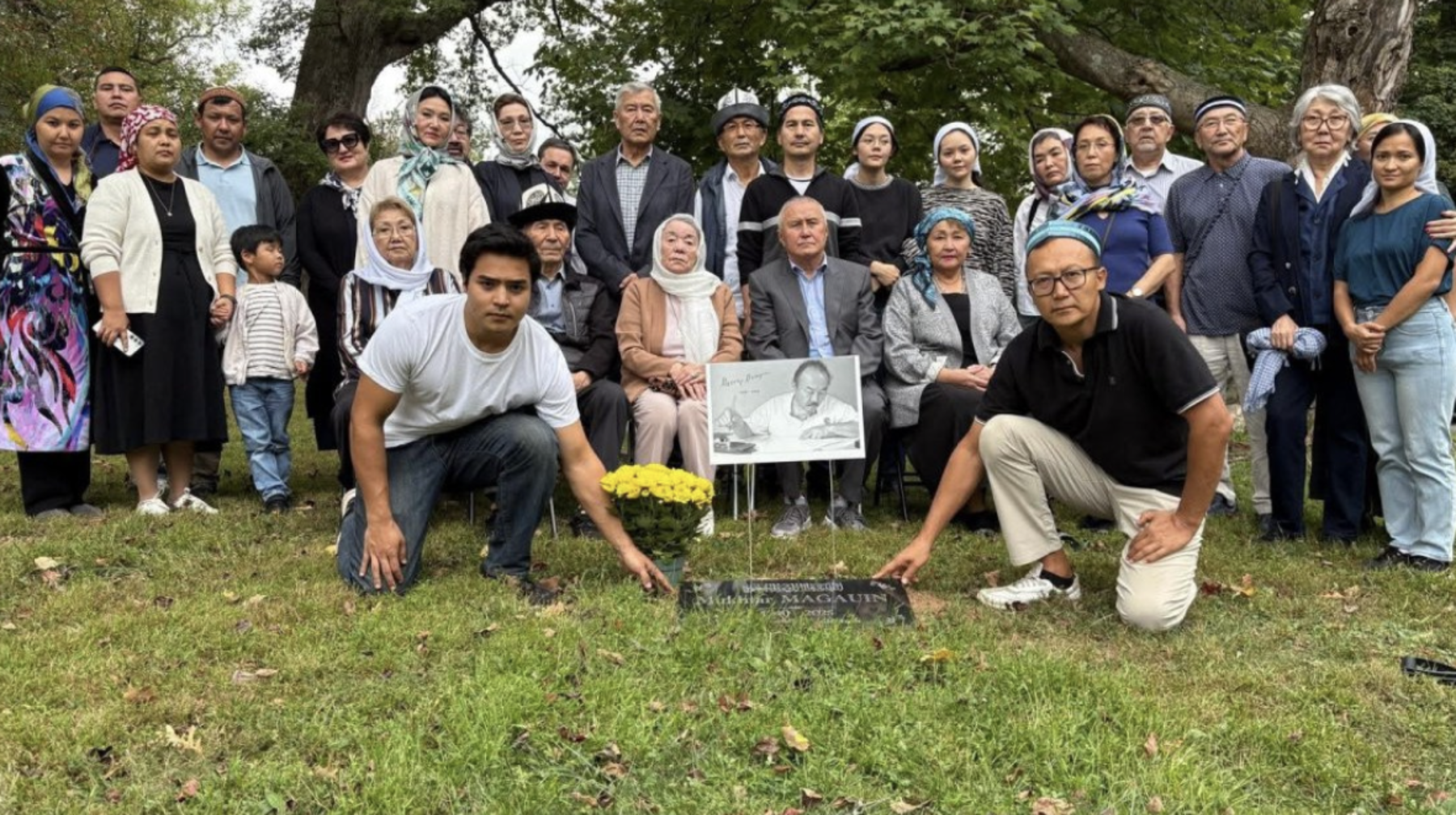 Жазушы Мұхтар Мағауиннің қабіріне туған жерінің топырағы жеткізілді