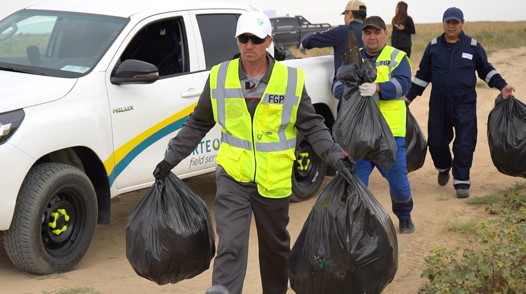 Теңізшевройл қызметкерлері 60 текше метр қоқыс жинады