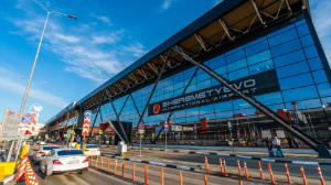 Бортта жүзден астам адам болған: Шереметьевода екі жолаушылар ұшағы соққыға ұшырады