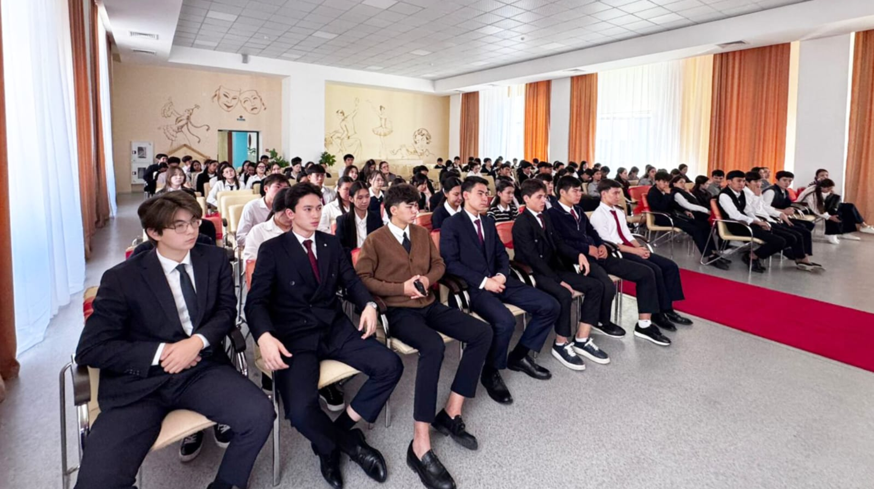 Алматыда мектеп оқушыларына қаржылық қауіпсіздік сабақтары өтіп жатыр