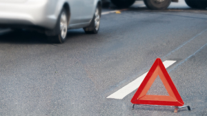 Алматыда Аманжол көшесіндегі шұңқыр үшін мердігер әкімшілік жауапқа тартылды