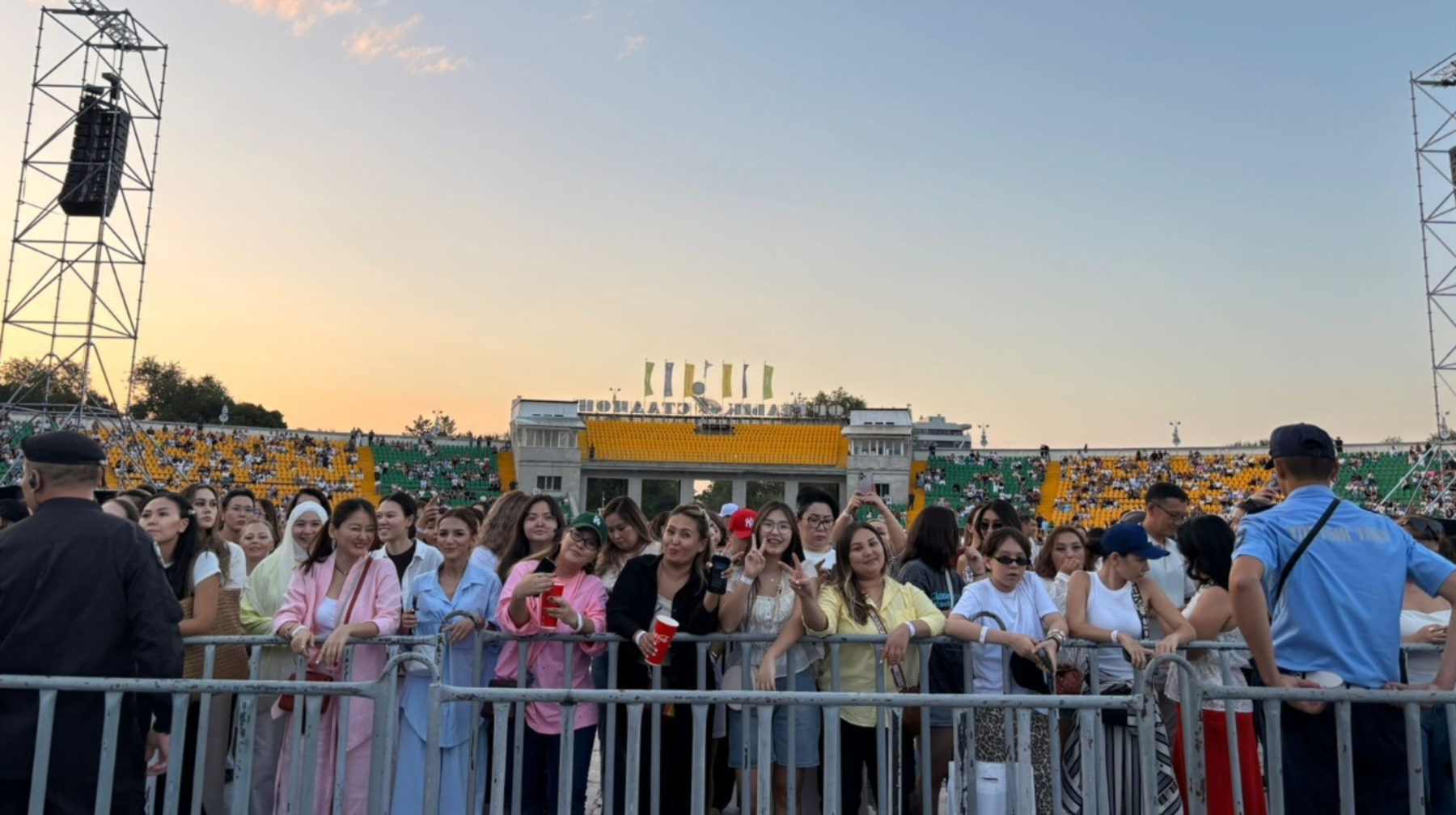 Тегін автобустар және метро жұмысын ұзарту: Алматыда УЕФА матчынан соң көлік қозғалысы  қалай ұйымдастырылады?