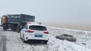 Қостанай облысында алғашқы қар:  9 көлік жол жиегіне түсіп кетті