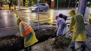 Алматыда су басудың алдын алу үшін 2 мыңнан астам коммуналдық қызметкер тәулік бойы кезекшілік атқарады