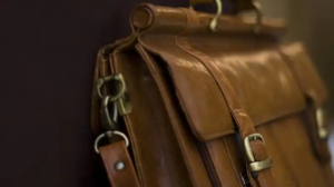 Қазақстанда депутат қандай жағдайда мандатынан айырылады?