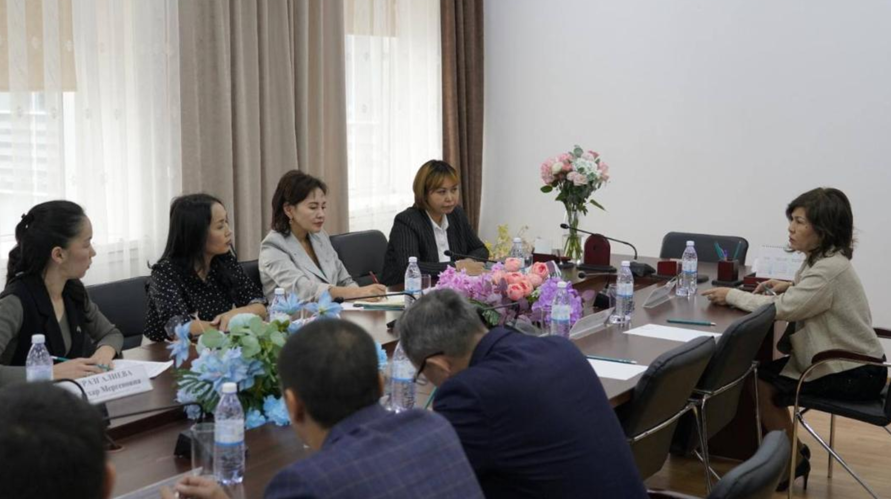 Жұмыс берушілер түлектерді жұмысқа орналастыру мәселесін талқылады