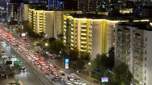 Медеу ауданында үйлердің қасбеті жаңартылып, сәулет жарығы орнатылып жатыр