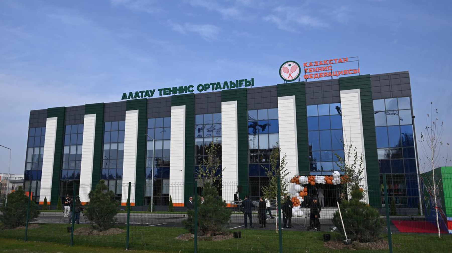 Дархан Сатыбалды Алматыдағы заманауи "Алатау" теннис орталығының ашылуына қатысты