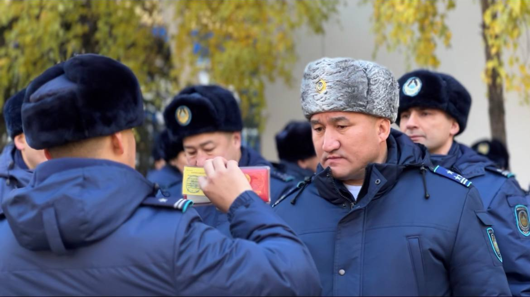 Көлік полицейлері қысқы киімге көшті 