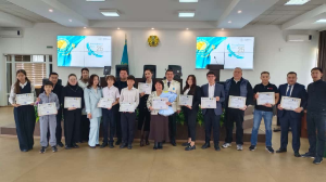 Республика күні қарсаңында Алматы қаласында FinIQ қаржылай қауіпсіздік бойынша республикалық диктант-тест жеңімпаздары марапатталды