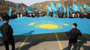 Алматыда Республика күніне орай Мемлекеттік туды көтеру рәсімі өтті