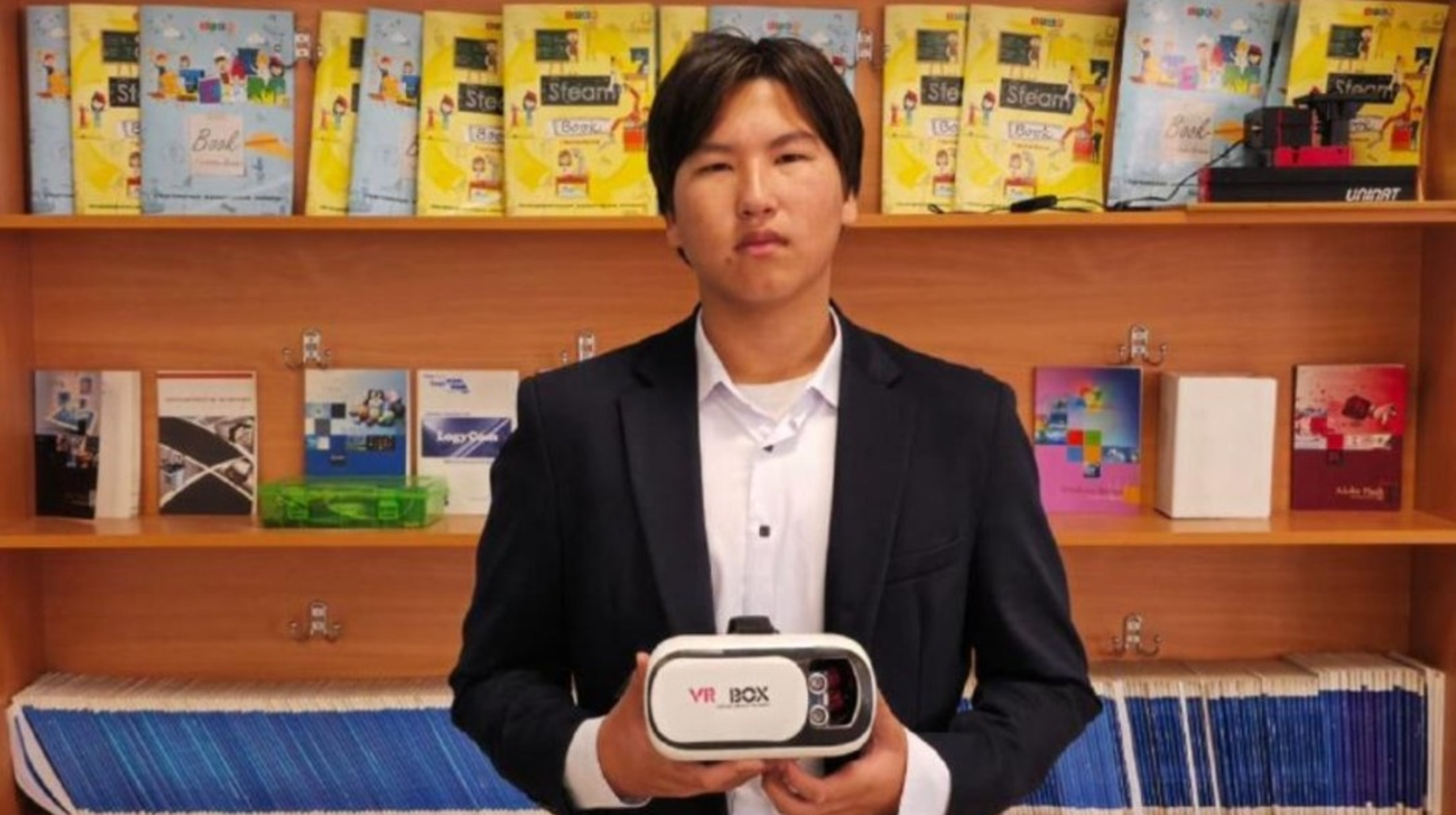 Астаналық оқушы көзі нашар көретіндерге арналған "ақылды көзілдірік" ойлап тапты